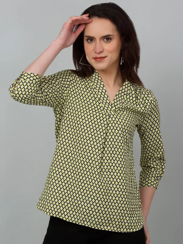 Women's Casual  Green Geometric Print V neck Top